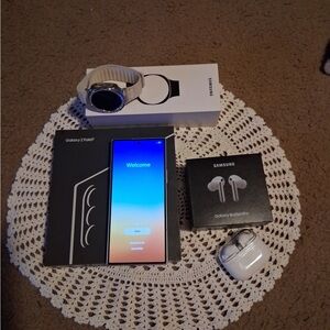 Samsung z7 fold buds pro 3 watch 8 BEST OFFER